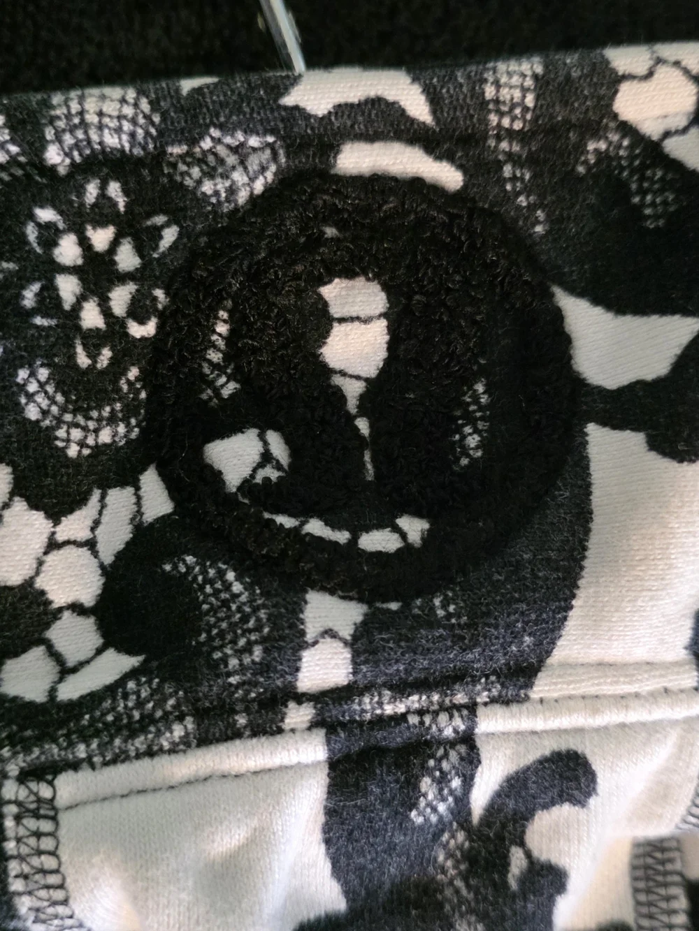 VINTAGE lululemon athletica SIZE 6 Black & White Floral SCUBA Zip Hoodie